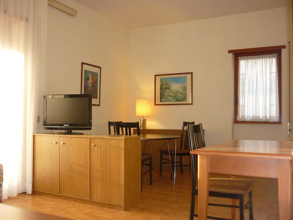 Eur Nir Residence Rom Zimmer foto
