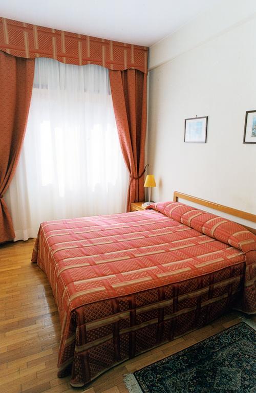 Eur Nir Residence Rom Zimmer foto